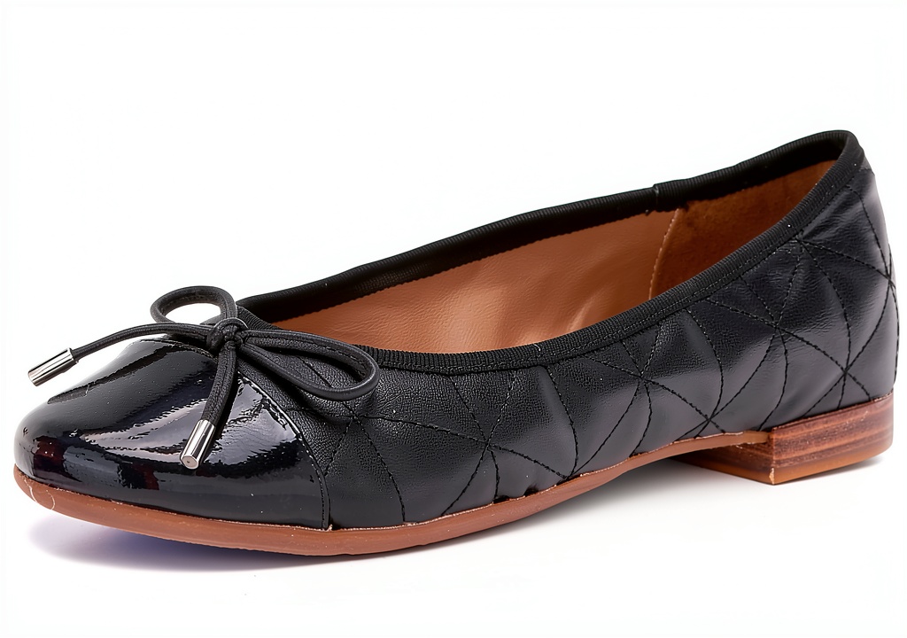 Aerosoles womens flats showcasing the diamond flex sole and sleek design